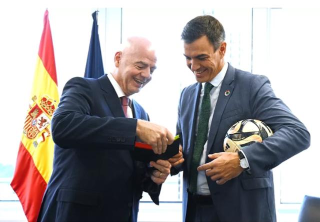 开云官网-2030世界杯主办权宣布搞偷袭，团结大会下争议几何